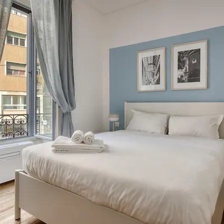Joivy Classy Near Duomo Di Apartment